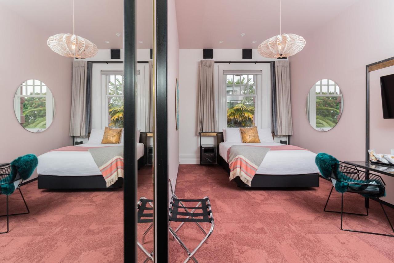 Clarence Boutique Hotel Тауранга Екстериор снимка